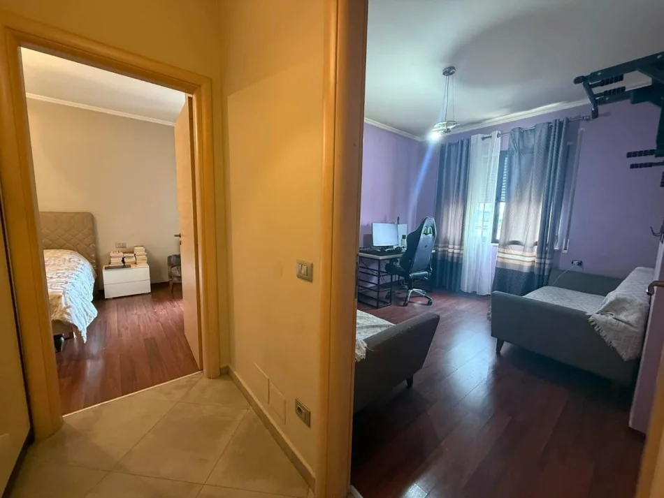 Tirane, vendesi appartamento 2+1 Piano 5, 102 m² 205.000 € (Rruga e Dibrës)