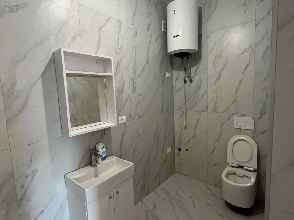 Tirane, vendesi appartamento 2+1+Balcone Piano 7, 74 m² 128.000 € (ALI DEMI)