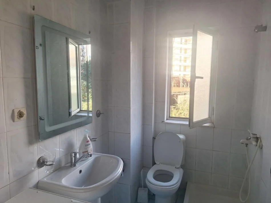 Tirane, vendesi appartamento 2+1 Piano 4, 63 m² 115.000 € (ALI DEMI)