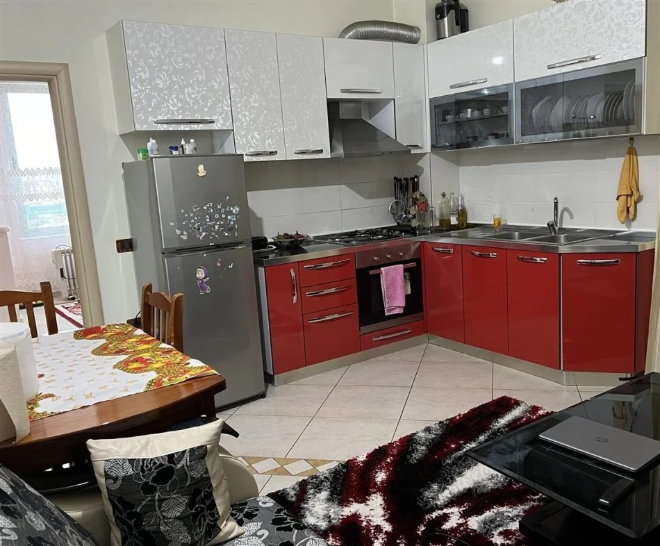 Tirane, vendesi appartamento 2+1 Piano 6, 79 m² 89.000 € (KAMEZ)