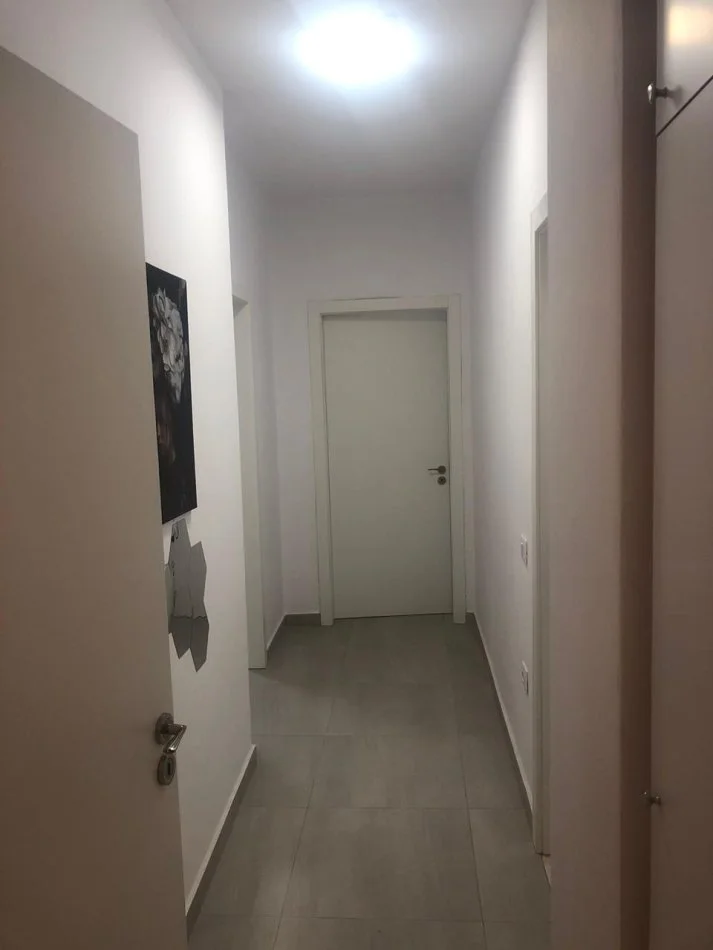 Tirane, vendesi appartamento 3+1+Balcone Piano 9, 116 m² 273.760 € (SELVIA)