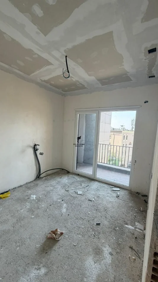 Tirane, shitet apartament 1+1 Kati 3, 54 m² 125.000 € (RRUGA E KAVAJES)