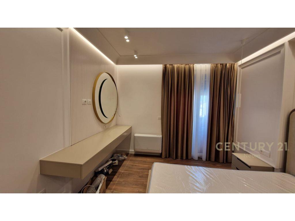 ME QIRA APARTAMENT 2+1+POST PARKIMI ,PRANE RR. E KOSOVAREVE