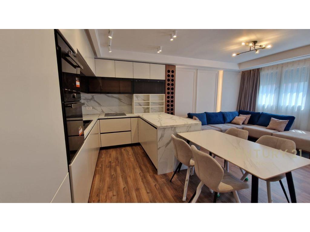 ME QIRA APARTAMENT 2+1+POST PARKIMI ,PRANE RR. E KOSOVAREVE