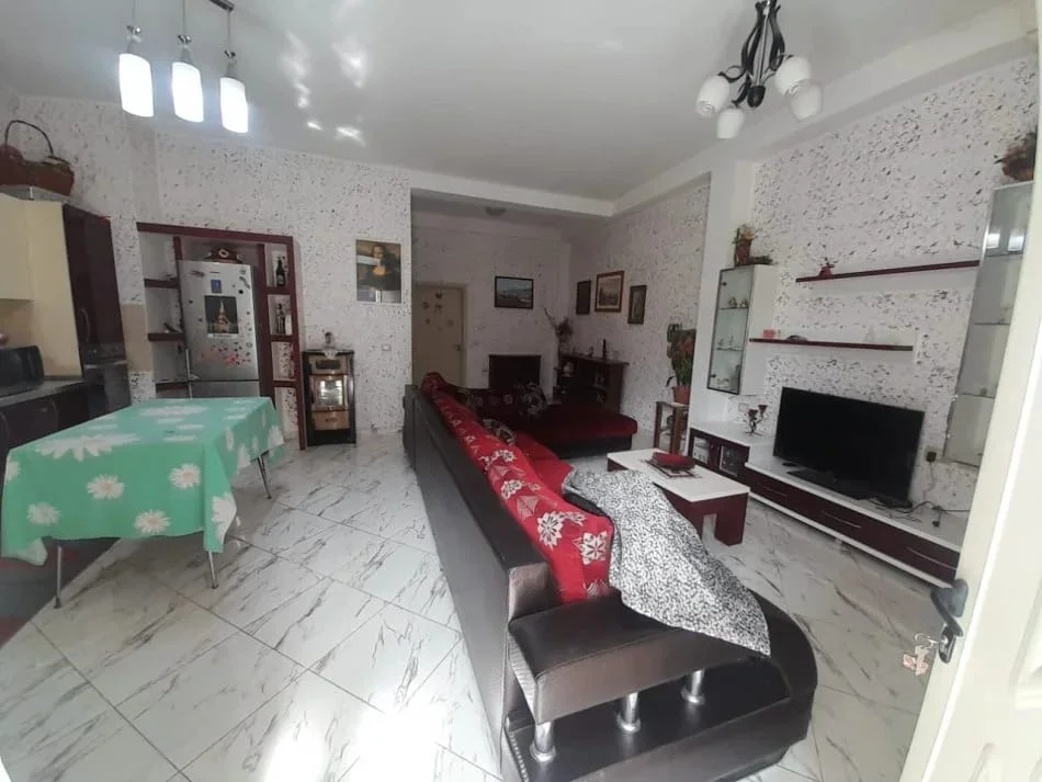 Tirana, Apartment for Rent 1+1, Furnished, Price 45,000 Lekë të Reja, Near Emerald Center, 5 Maj Street, Tirana