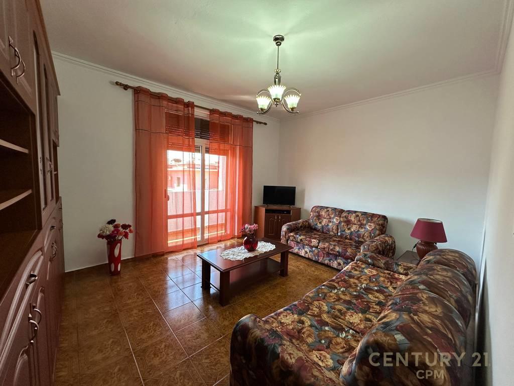 Apartament 2+1 Me Qira tek Shkolla e Kuqe
