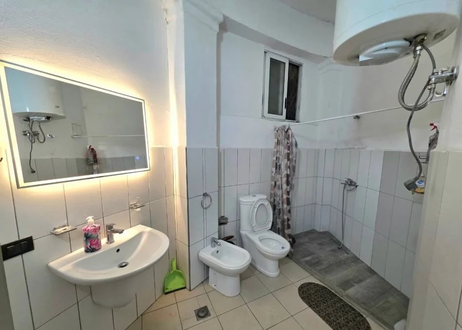 Tirane, Apartment for Rent 1+1 First Floor, 100 m² 500 € (MYSLYM SHYRI)