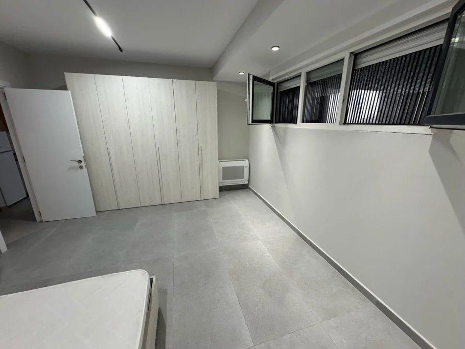 Tirane, vendesi appartamento 1+1 Piano 0, 118.000 € (Scuola Unificata)