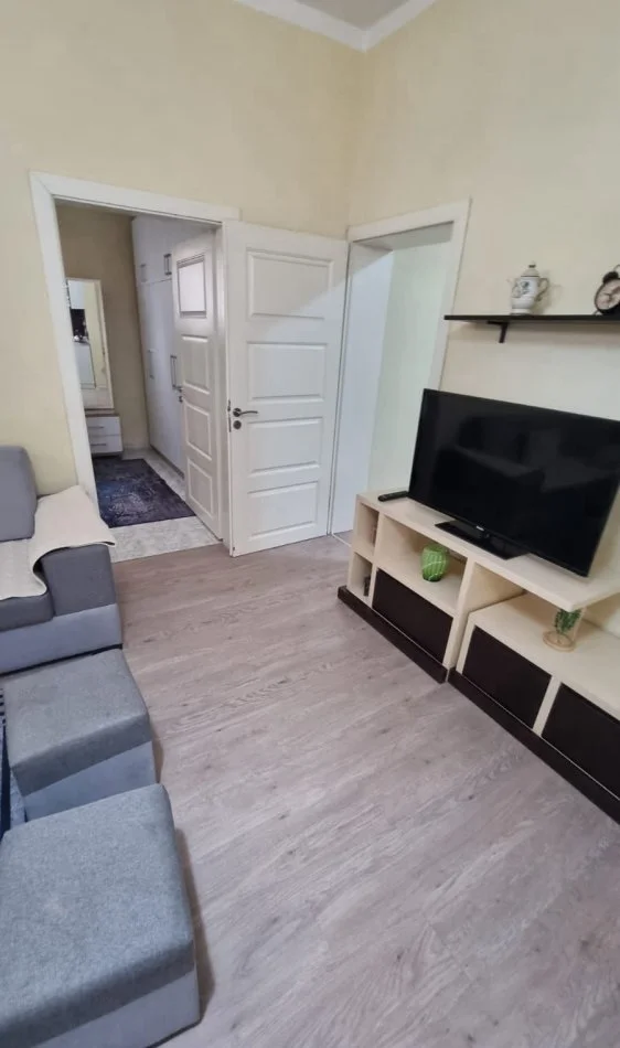 Tirane, affitto mensile appartamento 2+1 Piano 2, 70 m² 600 € (21 DICEMBRE)