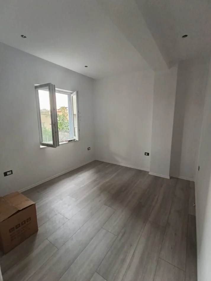 Tirane, Apartment 2+1 for Rent, First Floor, 70 m², €550 (Porcelani)