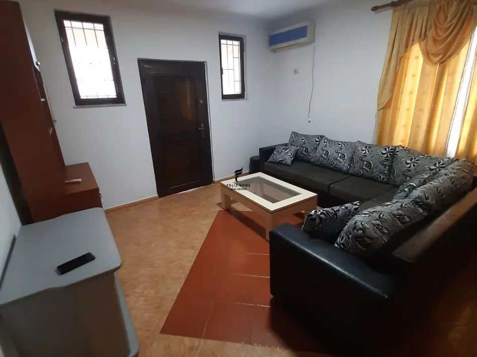 Tirane, jepet me qera apartament 1+1 Kati 1, 70 m² 400 € (5 MAJI)