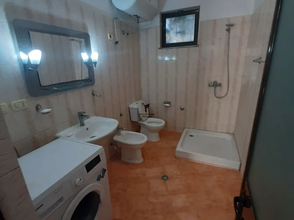 Tirane, affitto appartamento 1+1 Piano 1, 70 m² 400 € (5 MAGGIO)