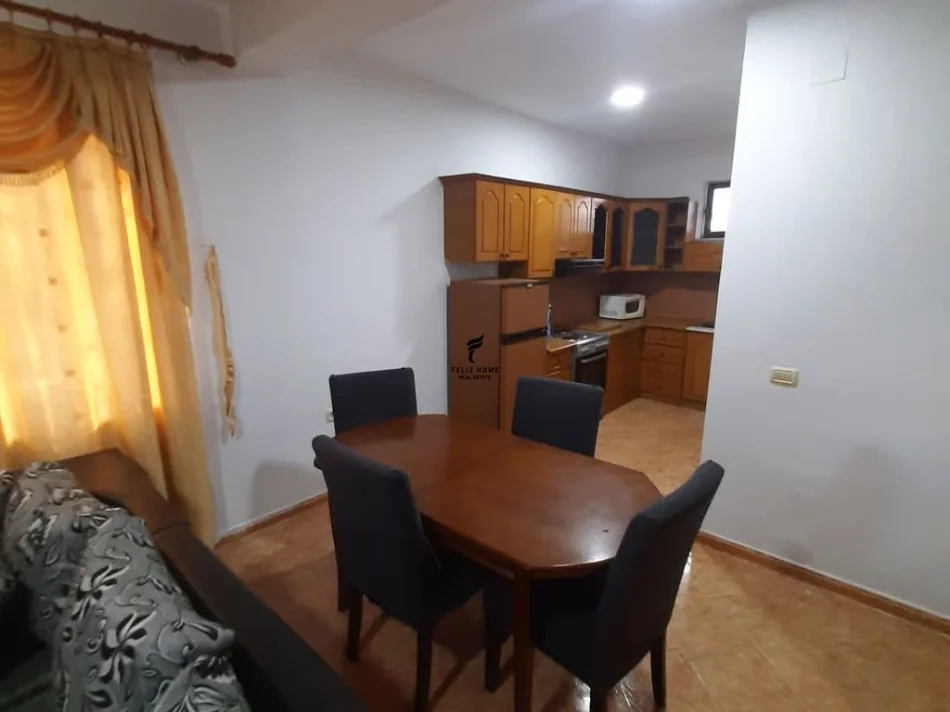 Tirane, affitto appartamento 1+1 Piano 1, 70 m² 400 € (5 MAGGIO)