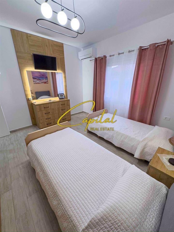 VILE PRIVATE ME QERA 170 M2 VILAT GJERMANE 1.100 EURO