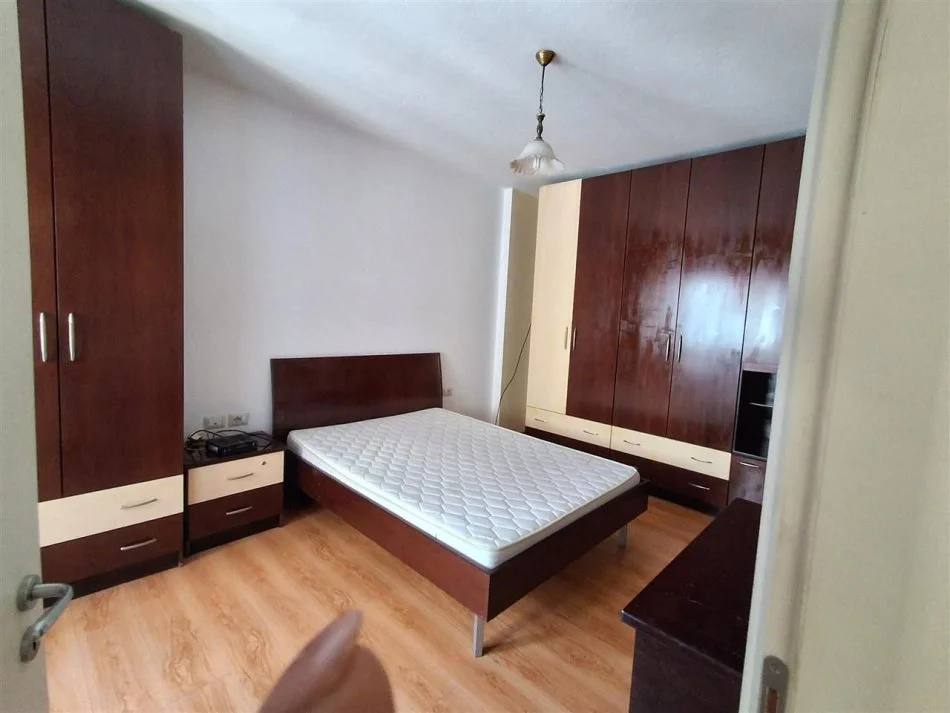 Tirane, Apartment for Rent 1+1 with Balcony, 6th Floor, 74 m², €600 (CENTER)