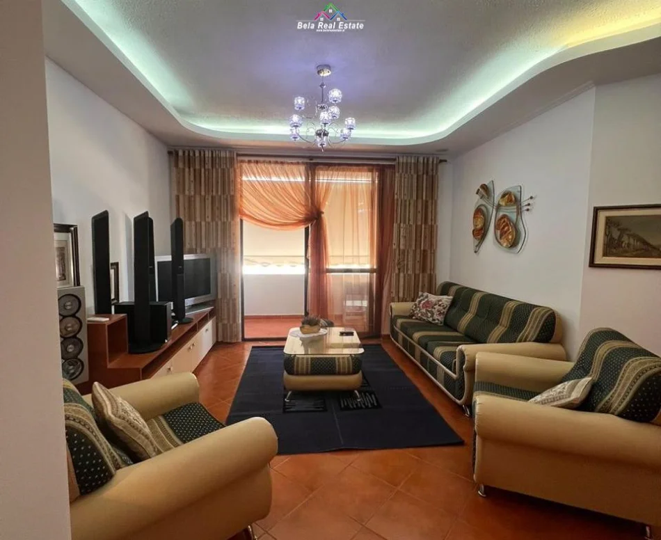 Tirane, affitto appartamento 2+1 Piano 10, 110 m² 740 € (Via Sabaudin Gabrani)