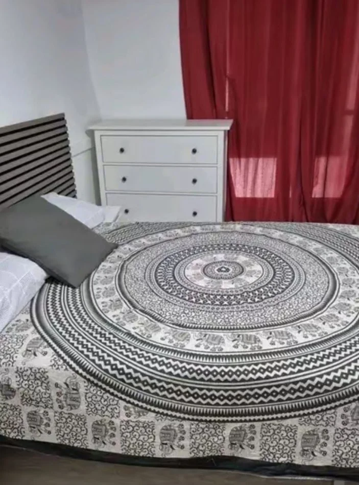 Tirane, jepet me qera apartament 2+1 Kati 8, 120 m² 1.200 € (LIQENI ARTIFICIAL)