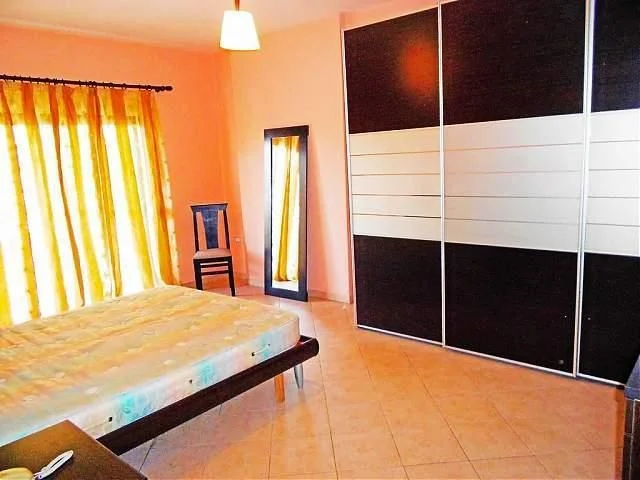 Tirane, vendesi appartamento 1+1+Balcone Piano 3, 73 m² 175.000 € (SCUOLA Gialla)