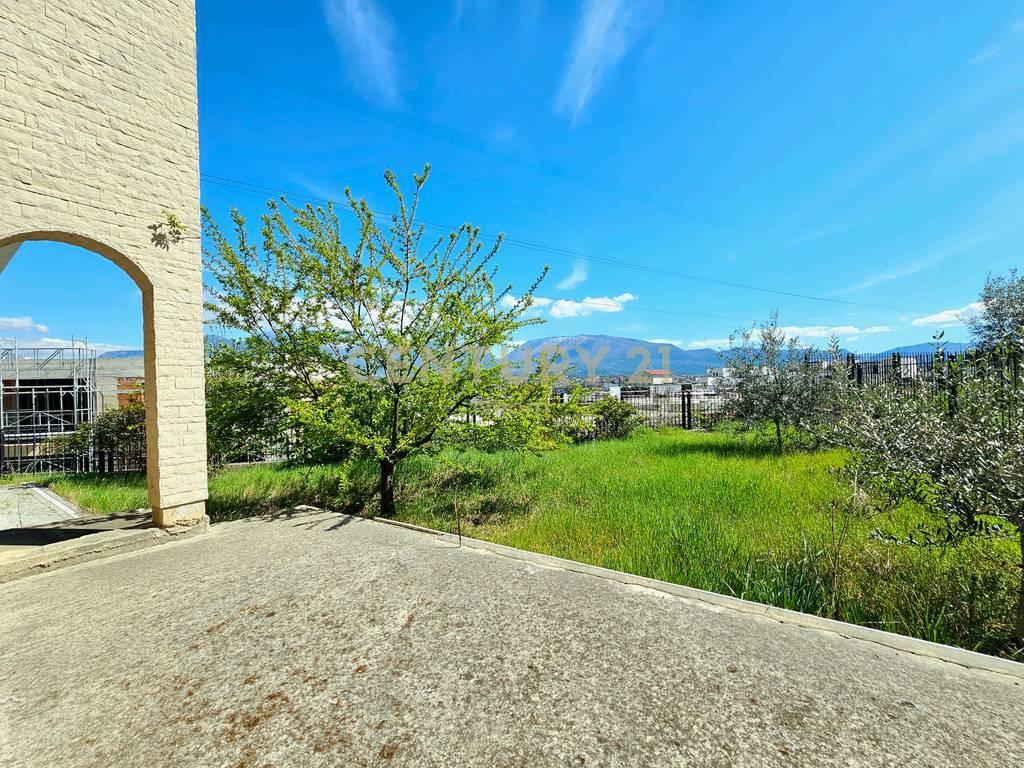 Vila in Vendita a Mjull Bathore