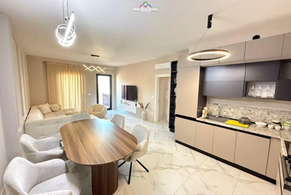 Tirane, for rent 3+1+Balcony Apartment, 15th Floor, 130 m², €1,600 (garden building)