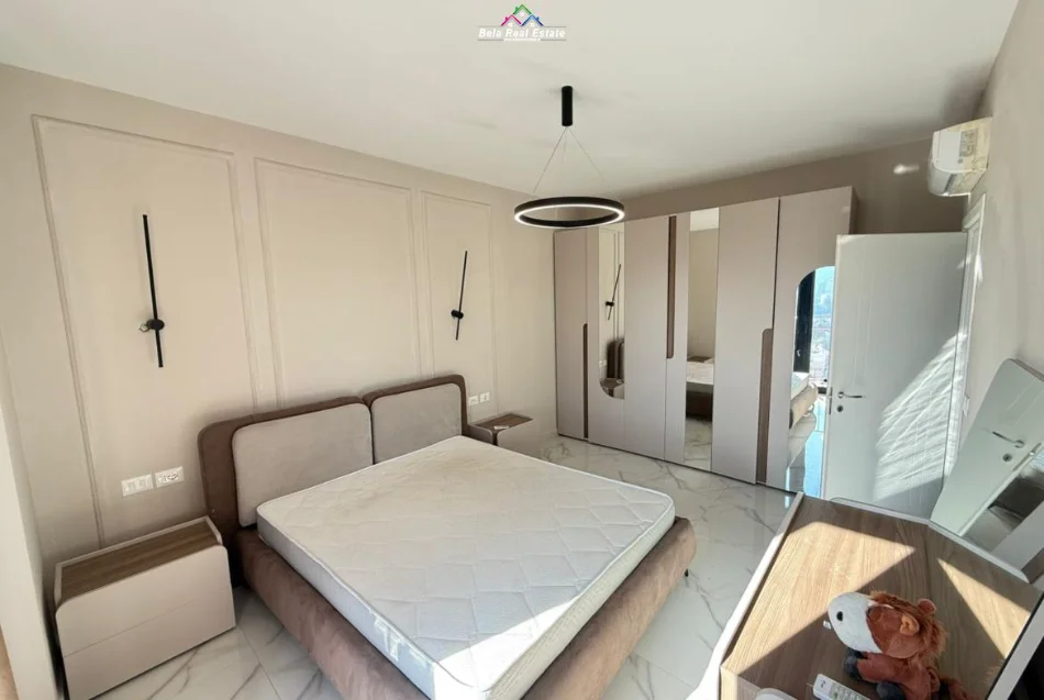 Tirane, for rent 3+1+Balcony Apartment, 15th Floor, 130 m², €1,600 (garden building)
