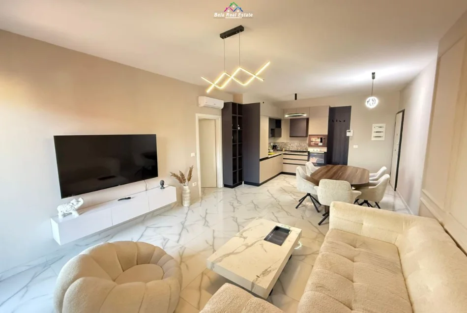 Tirane, for rent 3+1+Balcony Apartment, 15th Floor, 130 m², €1,600 (garden building)