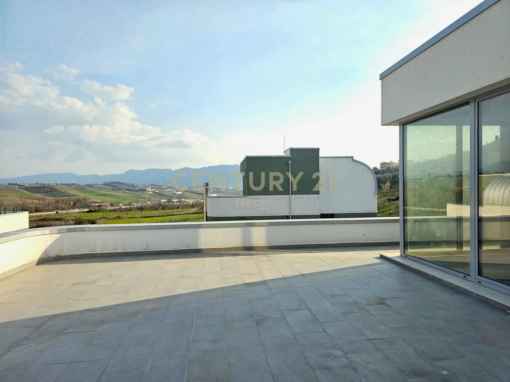 INDIVIDUAL 3-STOREY VILLA FOR SALE IN FARKE
