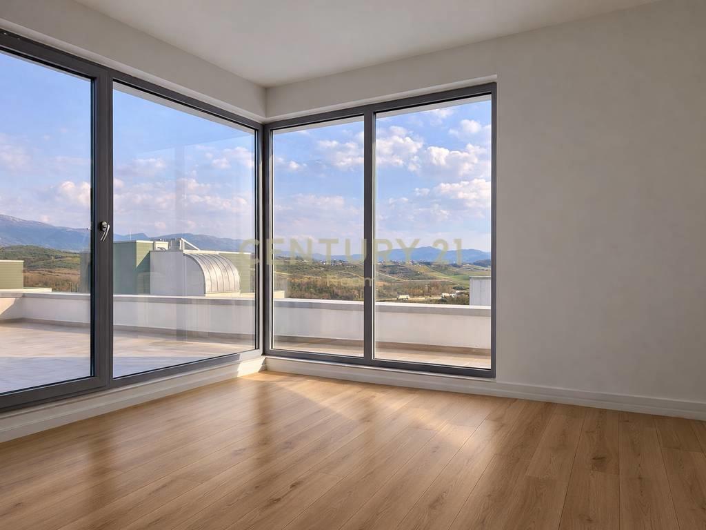 INDIVIDUAL 3-STOREY VILLA FOR SALE IN FARKE