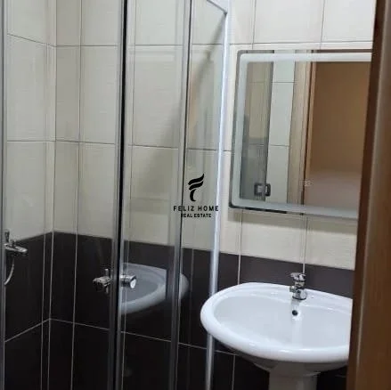Tirane, affitto di appartamento 2+1 al 6° piano, 120 m², 500 € (Yzberisht)