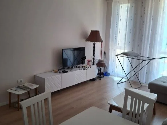 Tirane, affitto appartamento 2+1+Balcone Piano 4, 110 m² 700 € (FUSHA E AVIACIONIT)