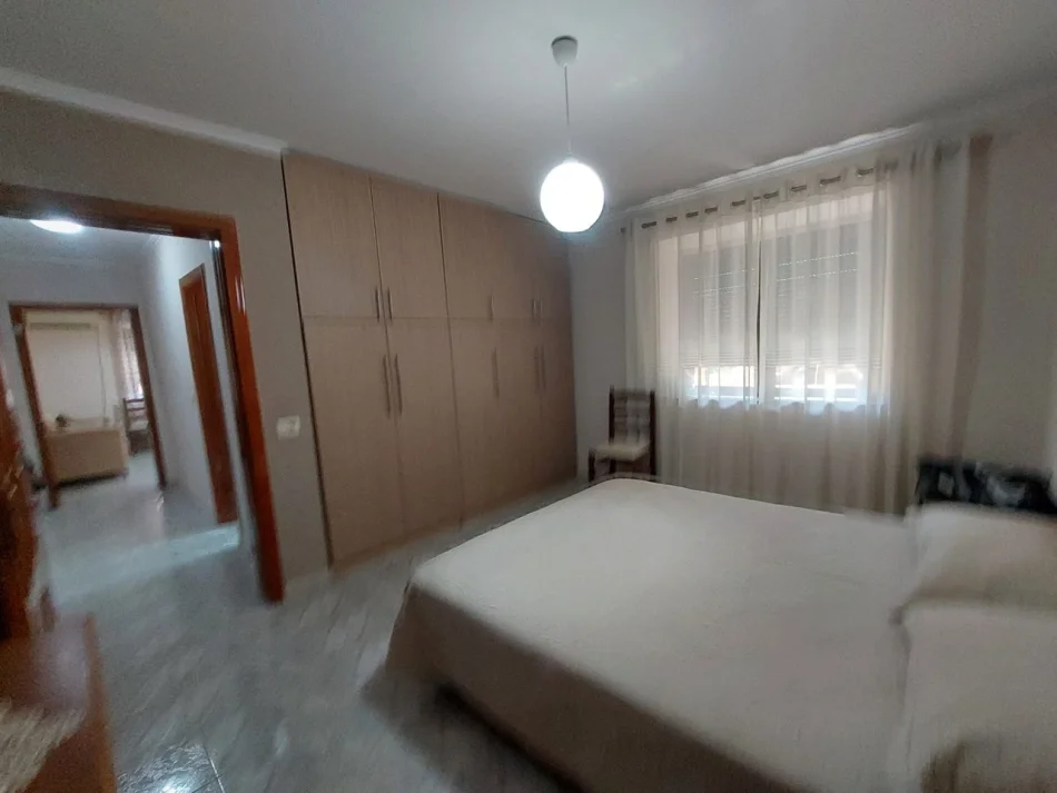 Tirane, affitto appartamento 1+1 al piano 3, 53 m² a 500 € (Via Elbasan)