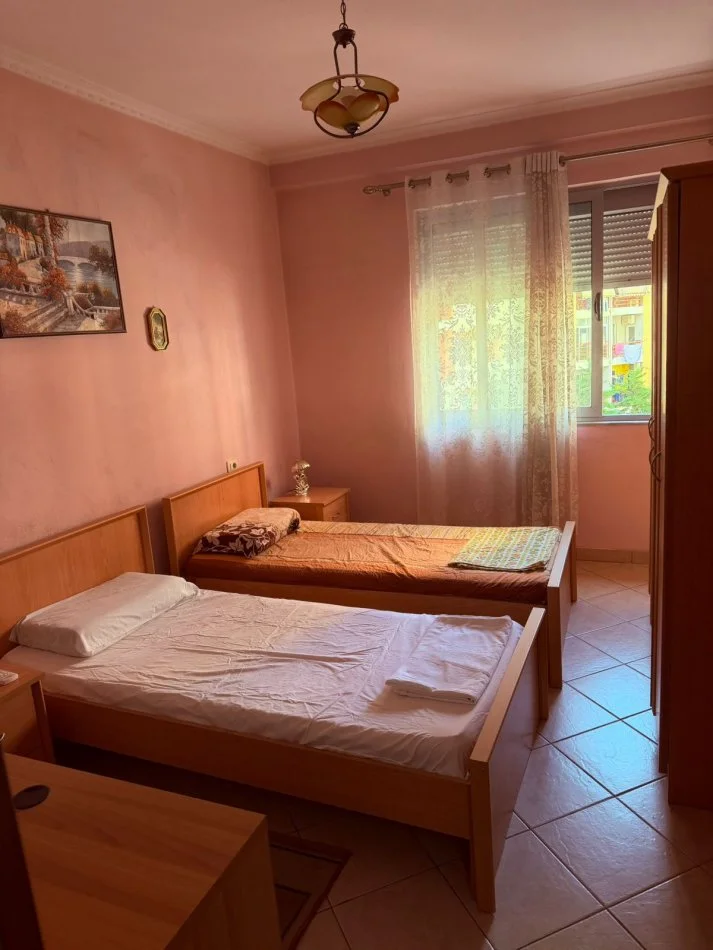 Tirane, jepet me qera apartament 2+1+Ballkon Kati 3, 120 m² 550 € (ASTIR)