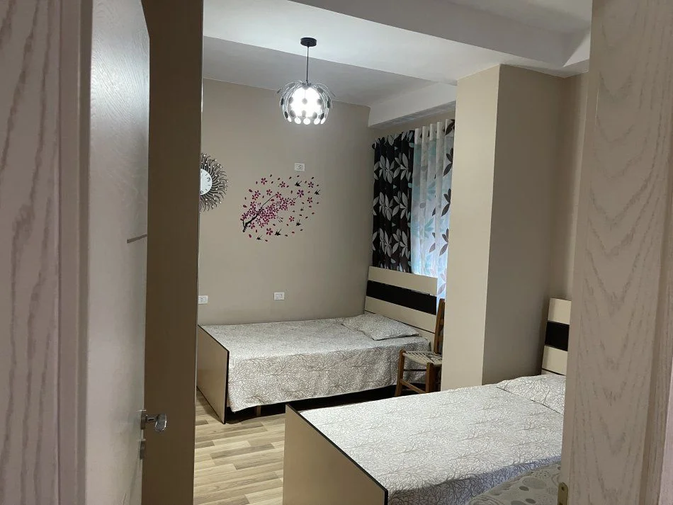 Tirane, jepet me qera apartament 2+1+Ballkon Kati 8, 114 m² 550 € (ASTIR)