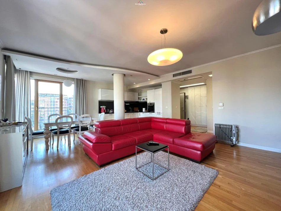 Tirane, jepet me qera apartament 2+1 Kati 7, 130 m² 1.600 € (bllok)