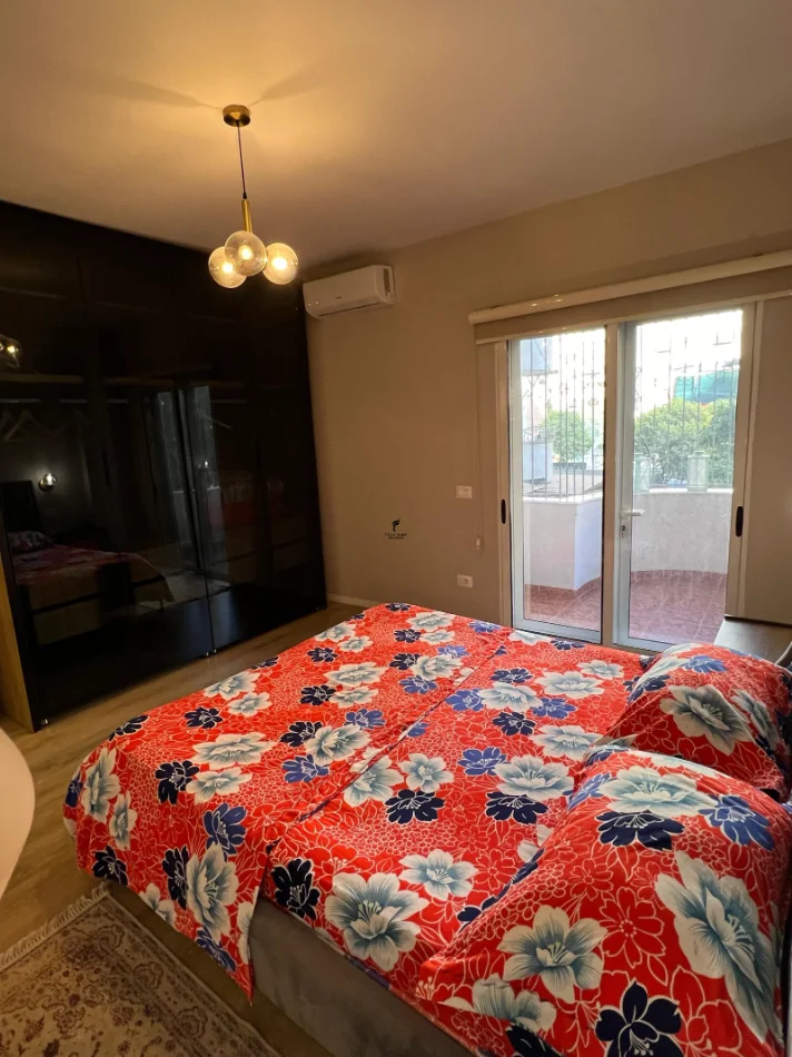 Tirane, jepet me qera apartament 1+1 Kati 1, 60 m² 650 € (KOMUNA E PARISIT)