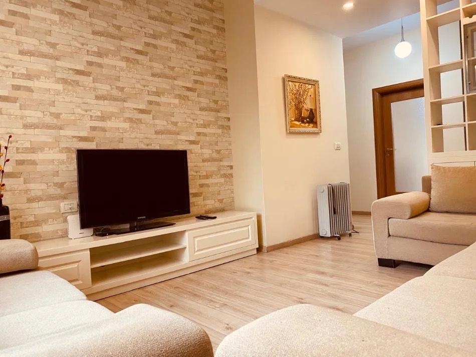 Apartament 2+1 me qira , Materniteti i Ri