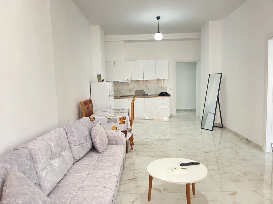 Tirane, jepet me qera apartament 2+1+Ballkon Kati 1, 80 m² 550 € (ASTIR)
