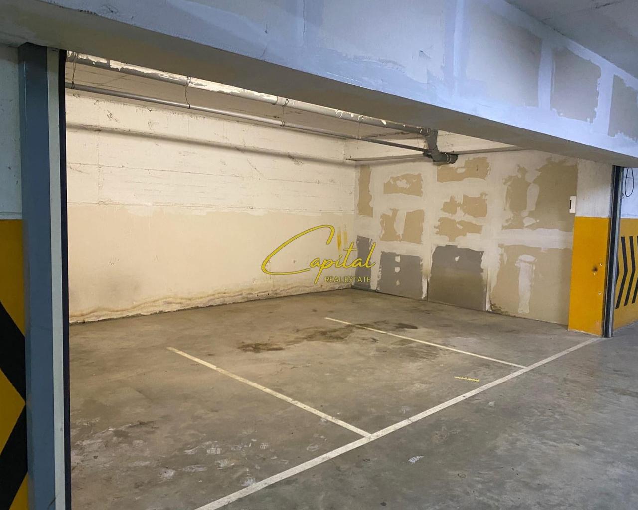 SHITEN 3 POSTE PARKIMI 49 M2 KOM GOLDEN PARK 3 6.900.000 LEK