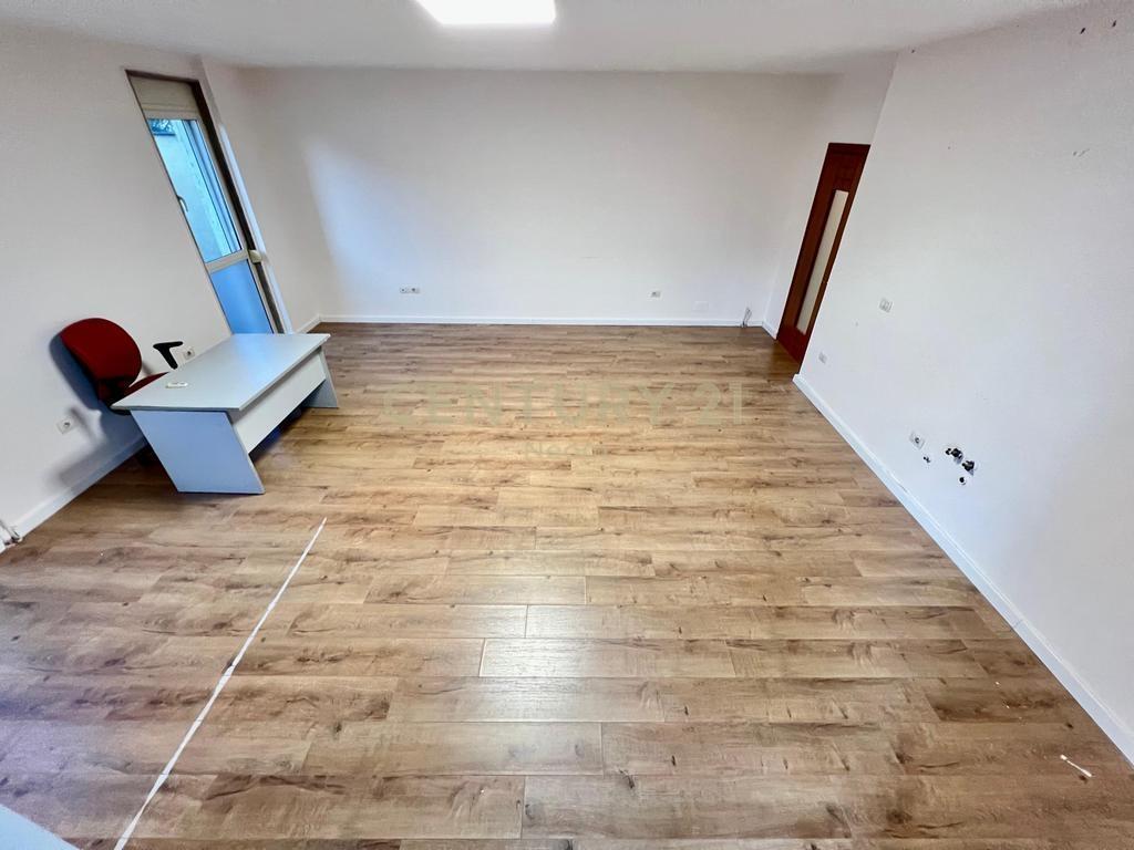 QIRA, ZYRË - 85 m2 te RRUGA KAVAJËS