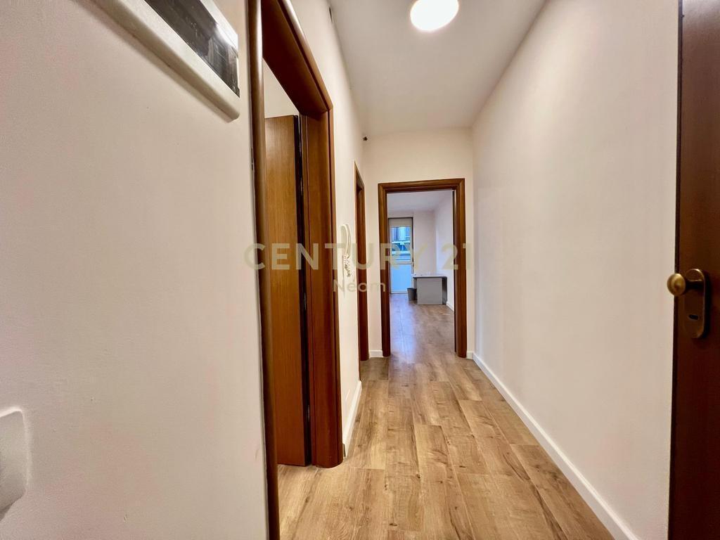 QIRA, ZYRË - 85 m2 te RRUGA KAVAJËS