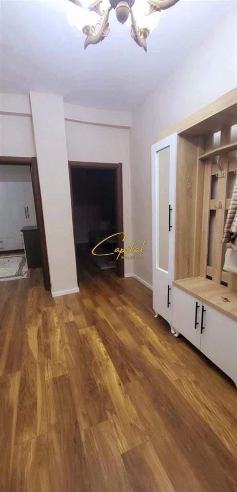 APARTAMENT ME QERA 2+1 MYSLYM SHYRI 700 EURO