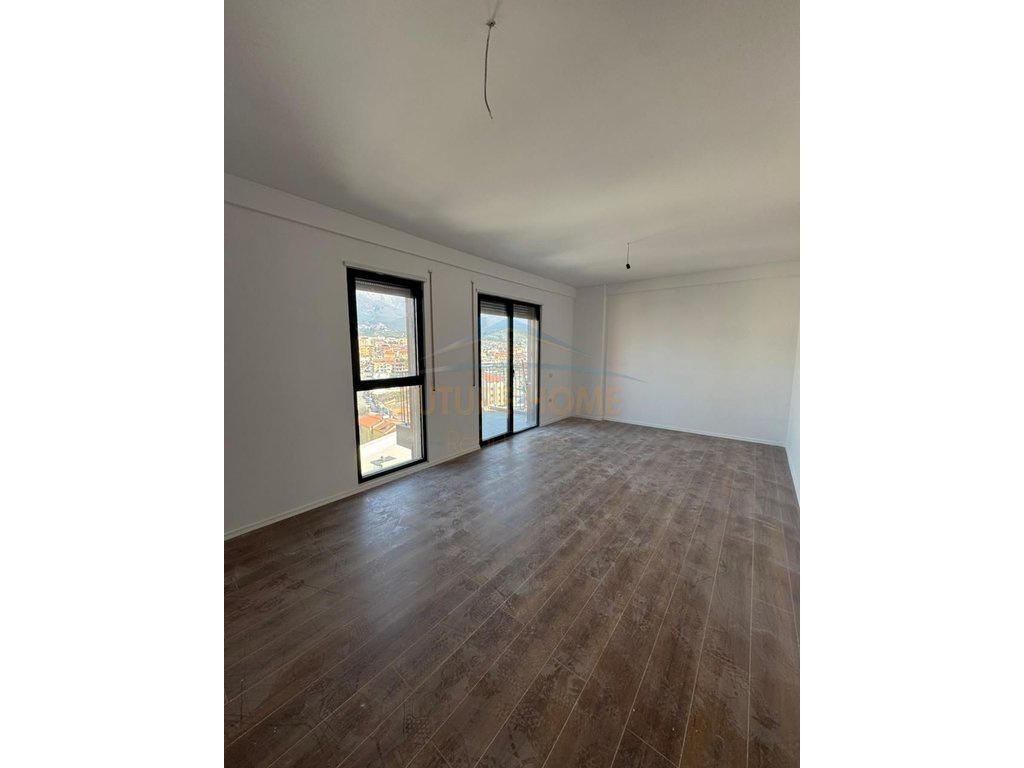 Vendesi, Appartamento 2+1+Posto Auto, Complesso ASL 2
