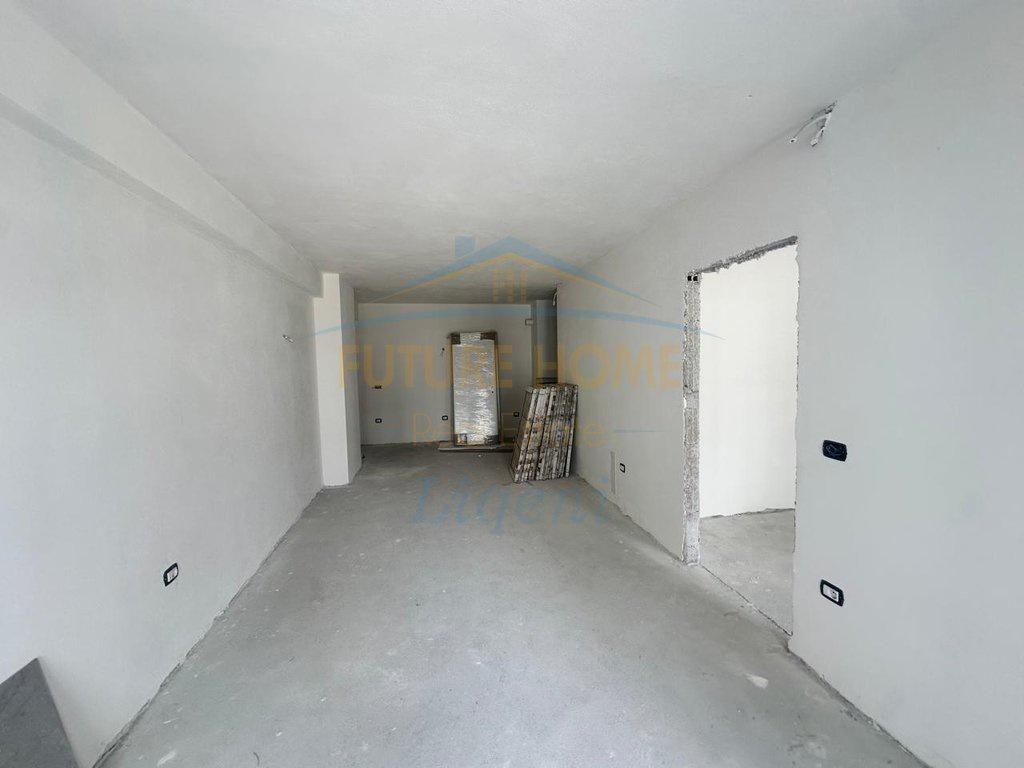0692268458 Shitet, Apartament 1+1,Fusha e Aviacionit