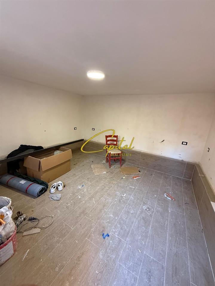 PRIVATE HOUSE FOR RENT 340 M2 21 DHJETORI 200,000 LEKE