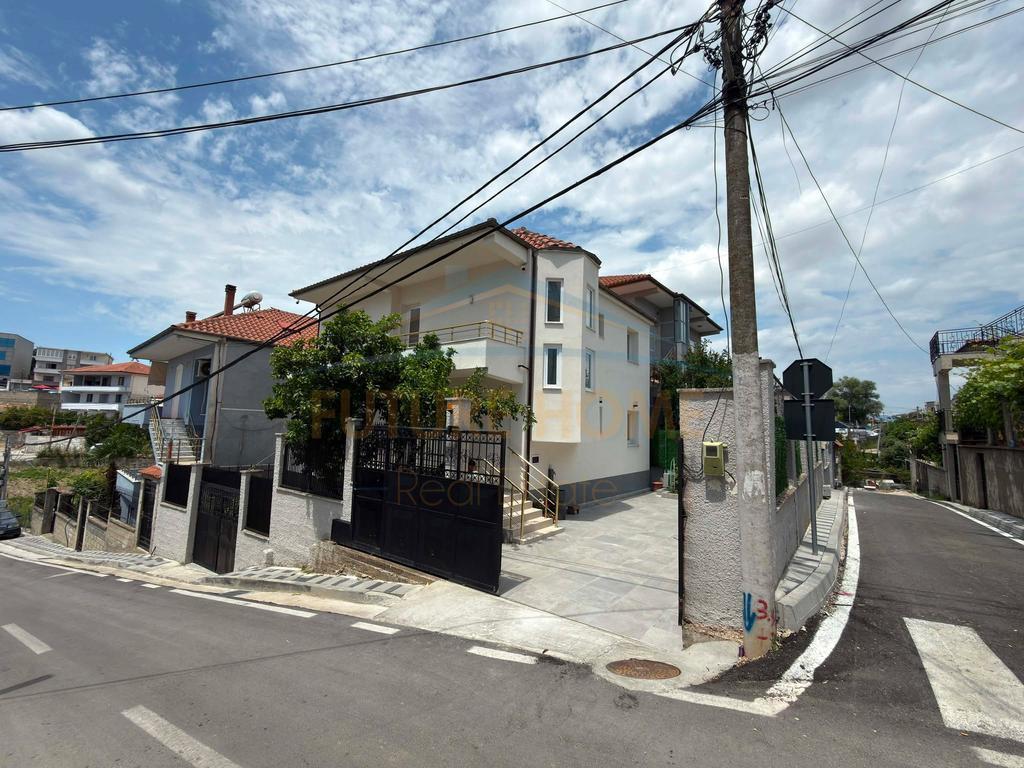 0692268458 Shitet, Vilë 2-Katëshe , Sauk