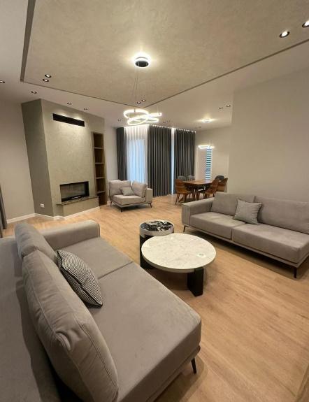 Jepet me Qira Vilë Luksoze – Green Valley Residence, Liqeni