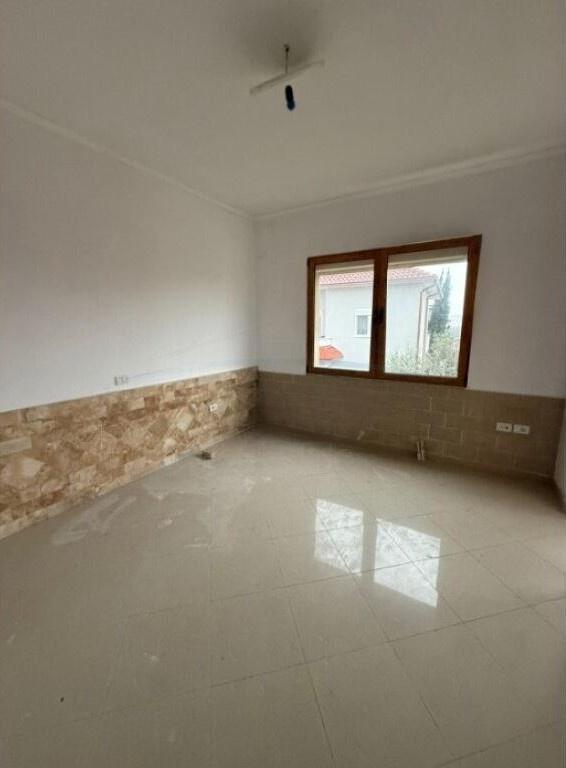 🏡✨ SHITET VILË 4-KATËSHE ME 4 HYRJE – SIPËR VILAVE GJERMANE