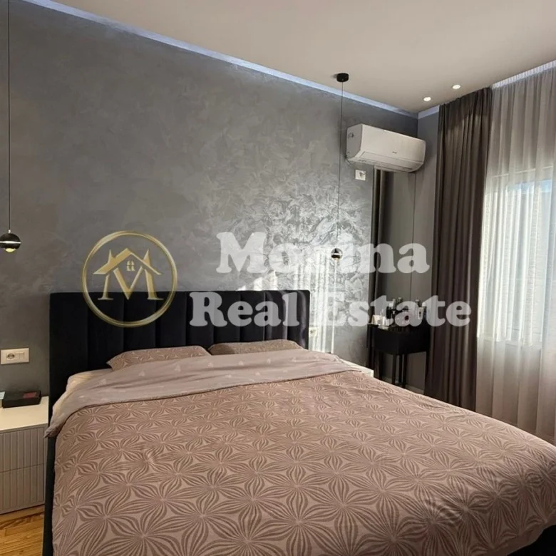 Tirane, apartment + veranda | Penthouse 2+1+Balcony Floor 5, 170 m² 300,000 € (Fresku)
