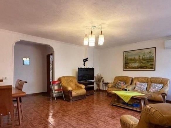 ZYRE ME QERA 100 M2 ZOGU I ZI 70.000 LEKE FH-68953