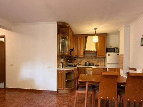 Appartamento con terrazza di 100 m2 in Zogu i Zi - Prezzo 70.000 LEKE